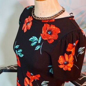 EXPRESS FLORAL BLOUSE ,SIZE M  (PREOWNED)